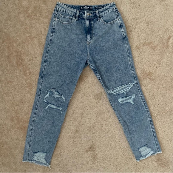 BRAND NEW HOLLISTER Ultra High Rise Ripped Mom Jeans Dark Acid Wash - Picture 2 of 4